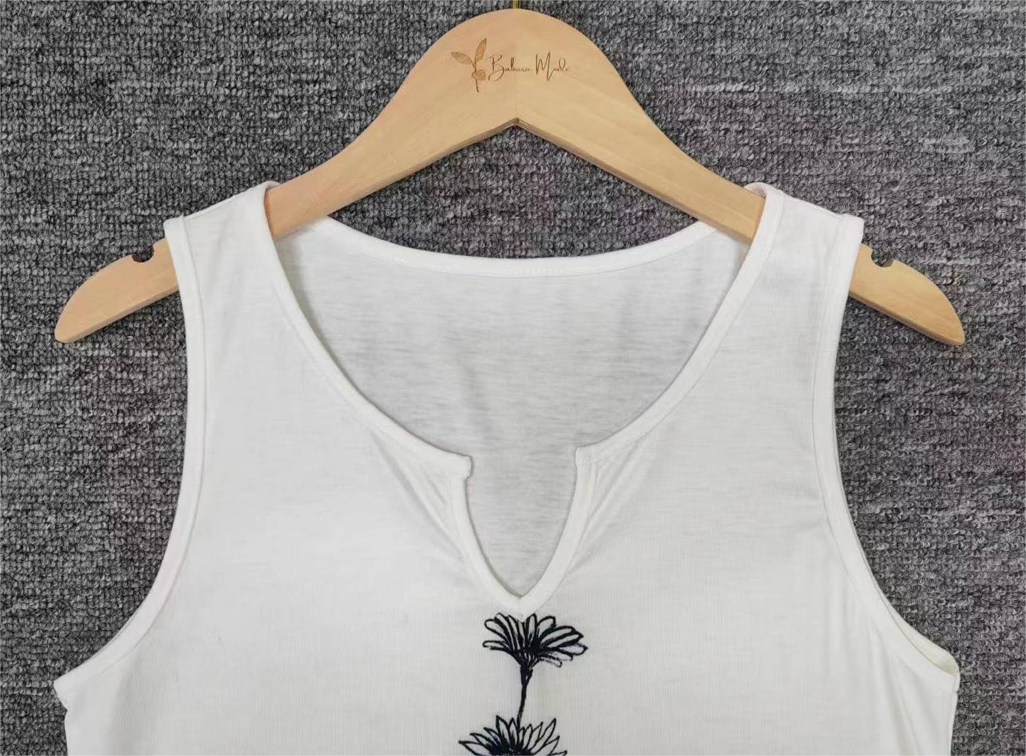 SpringStil - Weißes ärmelloses Daisy Tank-Top mit gekerbtem Ausschnitt