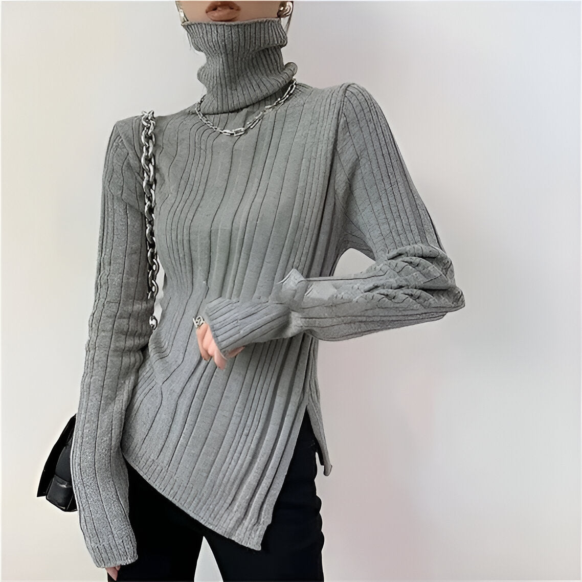 Camila  | Rollkragenpullover für Frauen mit langen, ausgestellten Ärmeln