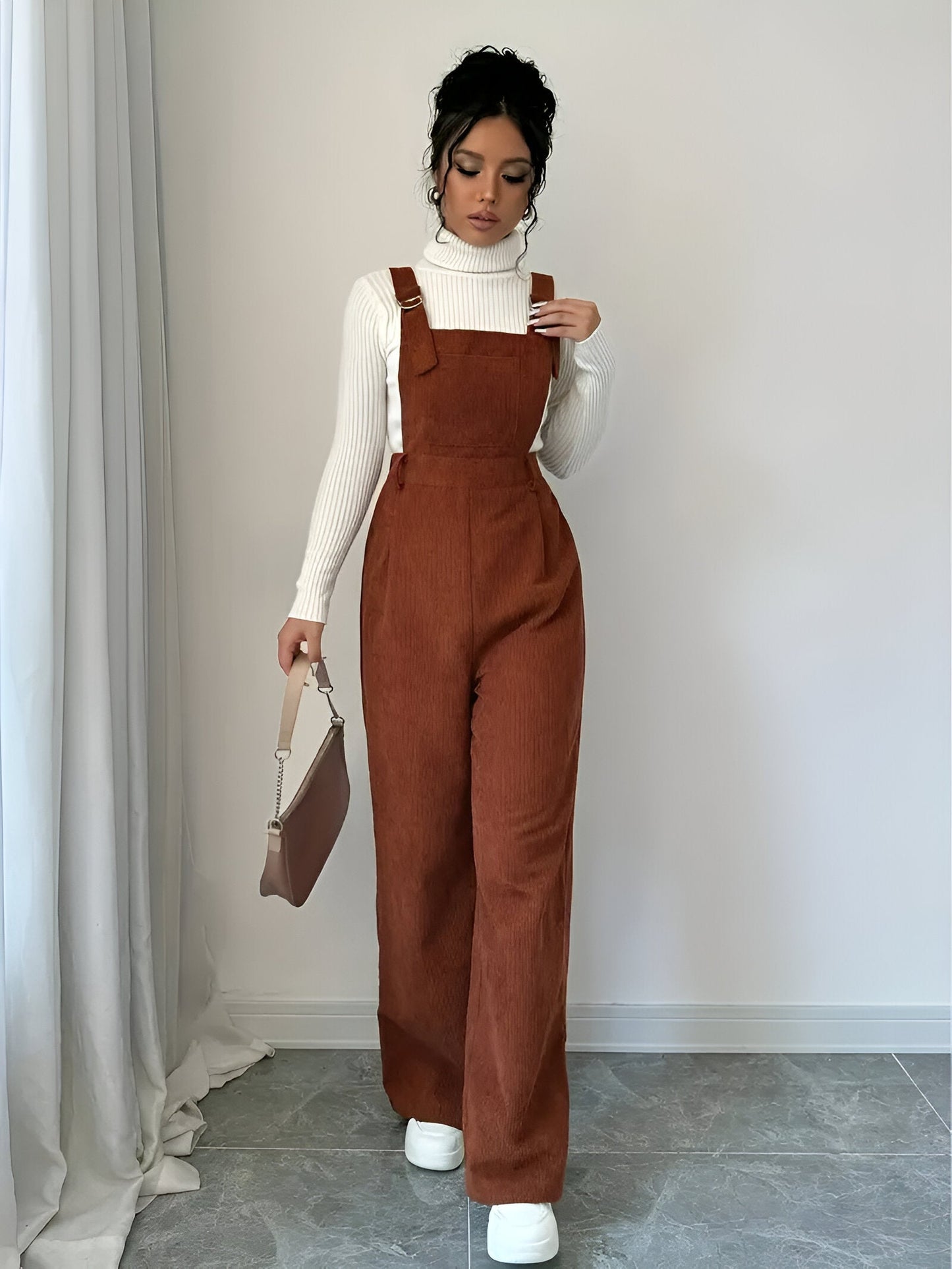 Aurette | Mühelos stilvoll: Lässiger Cord-Jumpsuit mit Knopfdetails