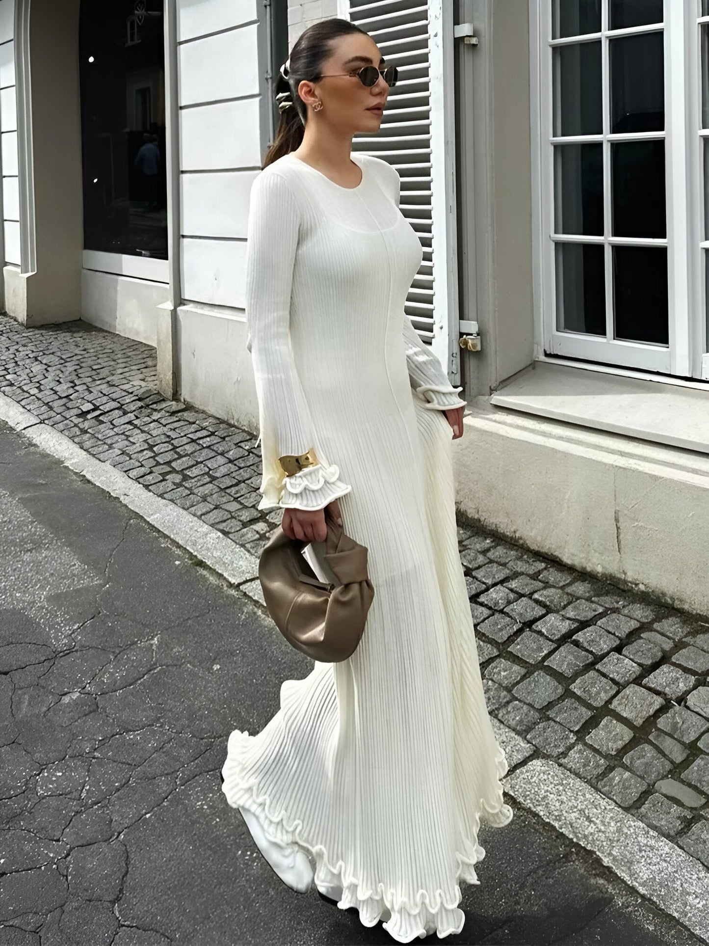 Aneta | Elegantes Weißes Strickkleid mit Volant-Saum