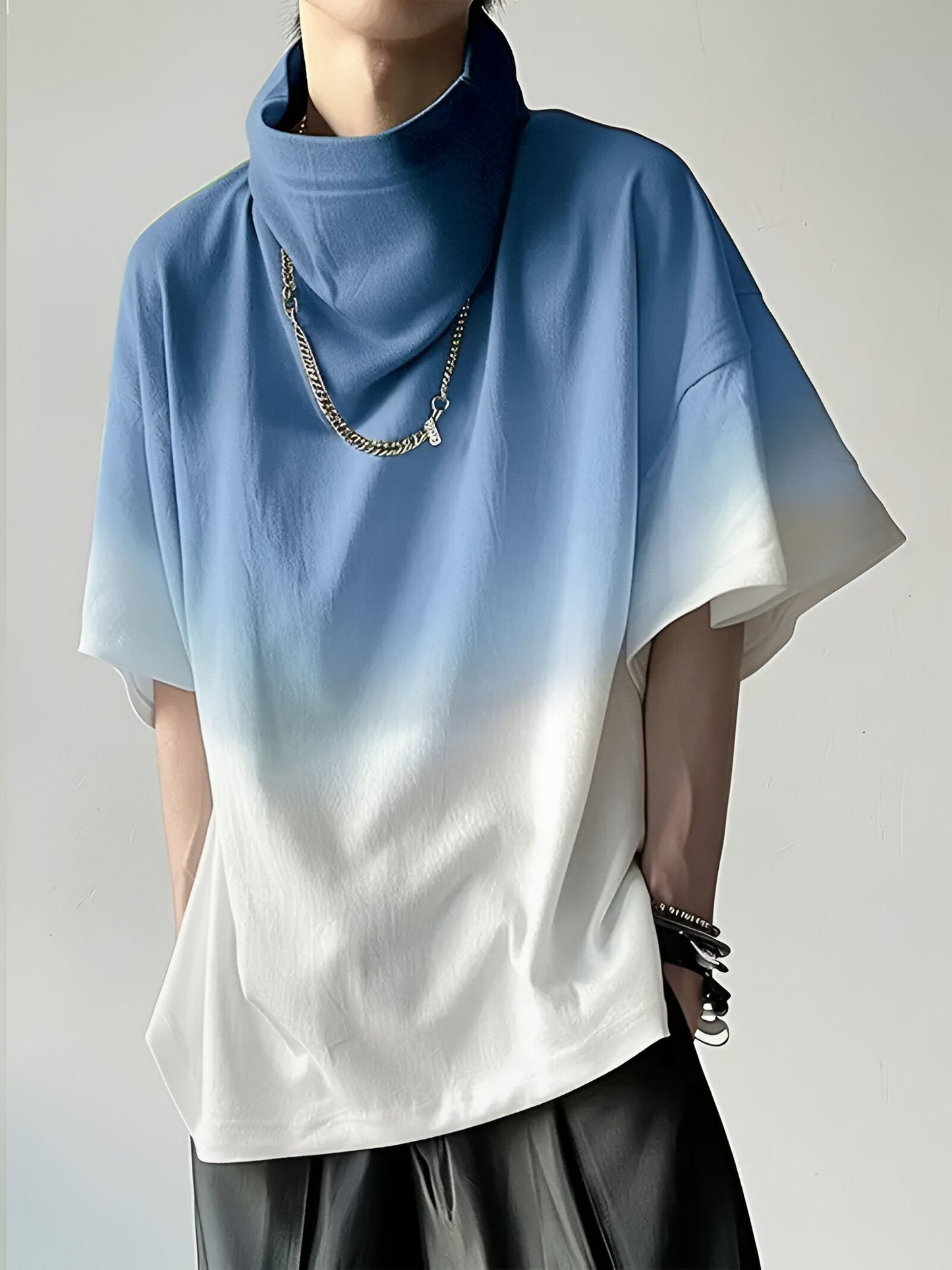 Isidora | Stylisches Gradient Cowl Neck T-Shirt