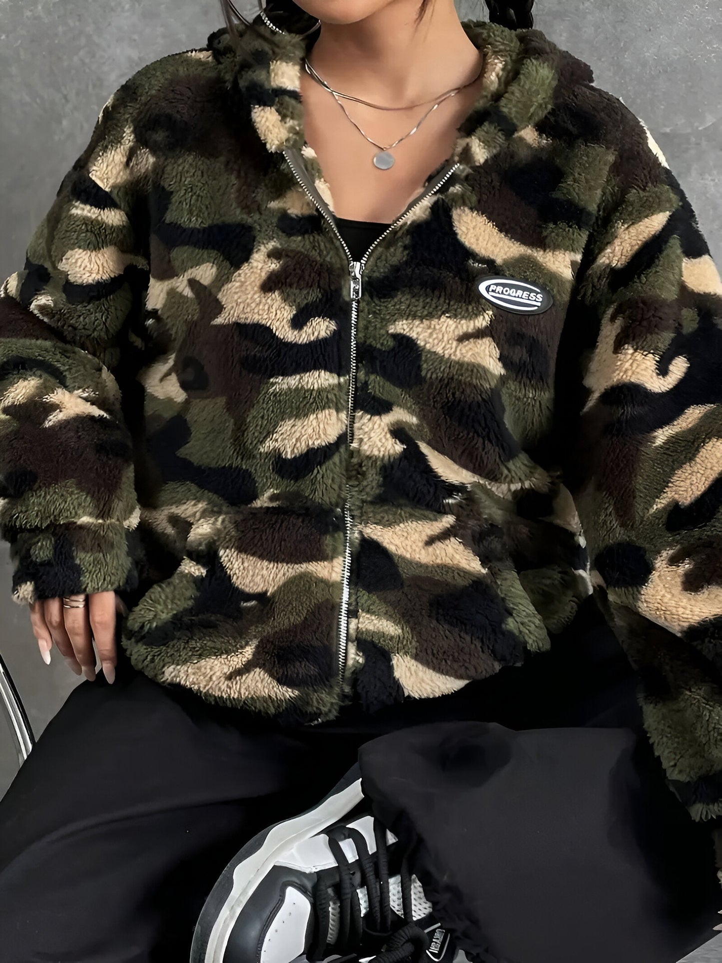 Katya | Kuschelige & Stilvolle Camouflage Kapuzenjacke