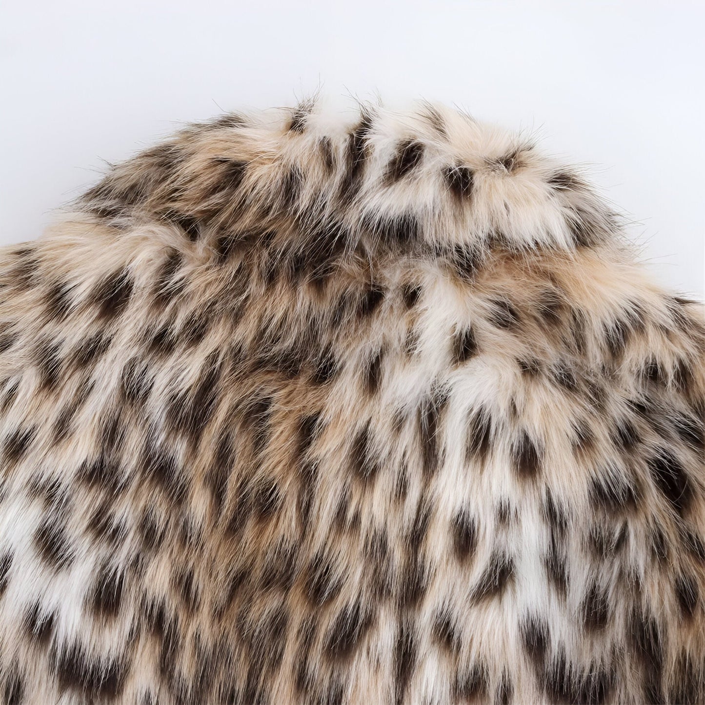 Ilithyia | Trendiger Leopard-Print Wintermantel